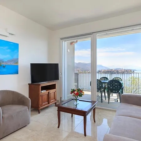 Apartment Carolnoemi - Vista Lago - By Impero House *